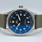 IWC Pilot IW326805 (2022) - Black dial 39 mm Steel case (2/10)