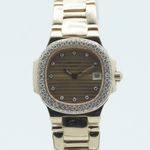 Patek Philippe Nautilus 4700/54 (1991) - Champagne dial 27 mm Yellow Gold case (2/8)