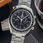 Omega Speedmaster Professional Moonwatch 311.30.42.30.01.006 (2018) - Black dial 42 mm Steel case (3/8)