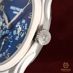 Patek Philippe Perpetual Calendar 5327G-001 (2021) - Blauw wijzerplaat 39mm Witgoud (3/8)