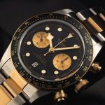 Tudor Black Bay Chrono 79363N (2025) - Black dial 41 mm Gold/Steel case (3/7)