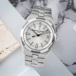 Vacheron Constantin Overseas 4500V/110A-B126 (Unknown (random serial)) - Silver dial 42 mm Steel case (1/8)