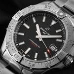 Breitling Avenger A17328101B1A1 (2026) - 42mm Staal (3/8)
