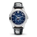 Patek Philippe Annual Calendar 5205G-013 (2023) - Blauw wijzerplaat 40mm Witgoud (1/1)