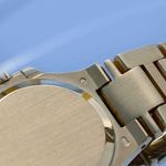 Patek Philippe Nautilus 4700 (2007) - White dial 29 mm Yellow Gold case (6/8)