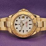 Rolex Yacht-Master 168628 (1996) - White dial 35 mm Yellow Gold case (4/5)