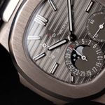 Patek Philippe Nautilus 5712G (2008) - Grijs wijzerplaat 40mm Witgoud (3/8)