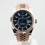 Rolex Sky-Dweller 336935 (2024) - Blauw wijzerplaat 42mm Roségoud (1/8)