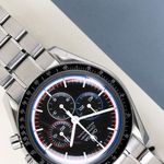 Omega Speedmaster Professional Moonwatch 311.30.42.30.01.003 (2010) - Black dial 42 mm Steel case (4/8)