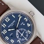 Patek Philippe Calatrava 7234G-001 (2020) - Blue dial 38 mm White Gold case (3/8)