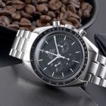 Omega Speedmaster Professional Moonwatch 3570.50.00 (Unknown (random serial)) - Black dial 42 mm Steel case (2/8)