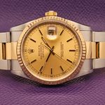 Rolex Datejust 36 16233 (2001) - Champagne wijzerplaat 36mm Goud/Staal (4/5)