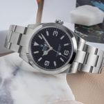 Rolex Explorer 224270 (Onbekend (willekeurig serienummer)) - Zwart wijzerplaat 40mm Staal (2/8)