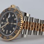 Rolex GMT-Master II 126713GRNR (2024) - Black dial 40 mm Gold/Steel case (3/8)