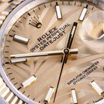 Rolex Datejust 36 126233 (2023) - Champagne dial 36 mm Gold/Steel case (2/8)
