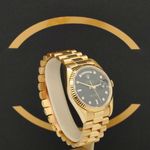 Rolex Day-Date 36 18238 (1991) - Black dial 36 mm Yellow Gold case (3/7)