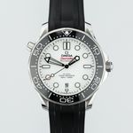 Omega Seamaster Diver 300 M 210.32.42.20.04.001 (Unknown (random serial)) - White dial 42 mm Steel case (1/8)