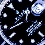 Rolex Submariner Date 16610 (2003) - Zwart wijzerplaat 40mm Staal (2/8)