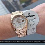 Rolex Day-Date 36 118238 (2004) - Silver dial 36 mm Yellow Gold case (2/8)