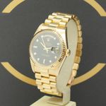 Rolex Day-Date 36 18238 (1993) - Black dial 36 mm Yellow Gold case (3/8)