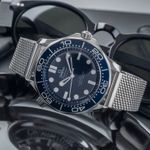 Omega Seamaster Diver 300 M 210.30.42.20.03.002 (Onbekend (willekeurig serienummer)) - Blauw wijzerplaat 42mm Staal (2/8)