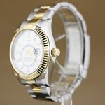 Rolex Sky-Dweller 326933 (2019) - 42 mm Gold/Steel case (5/8)