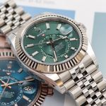 Rolex Sky-Dweller 326933 (2024) - Green dial 42 mm Gold/Steel case (6/8)