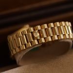 Rolex Day-Date 36 18238 (1995) - Red dial 36 mm Yellow Gold case (6/6)