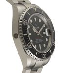 Rolex Sea-Dweller 126600 (Unknown (random serial)) - Black dial 43 mm Steel case (7/8)