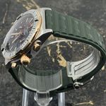 Breitling Chronomat 42 UB0134131L1S1 (2026) - Green dial 43 mm Gold/Steel case (6/8)