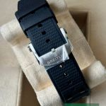 Breitling Chronomat 42 UB0134101B1S1 (2025) - Green dial 43 mm Gold/Steel case (6/7)