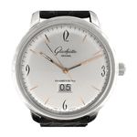 Glashütte Original Sixties Panorama Date 2-39-47-01-02-04 (2024) - Zilver wijzerplaat 42mm Staal (1/6)