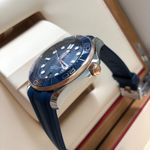 Omega Seamaster Diver 300 M 210.22.42.20.03.002 (2024) - Blauw wijzerplaat 42mm Goud/Staal (4/5)