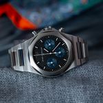 Girard-Perregaux Laureato 81020-11-631-11A (2022) - Black dial 43 mm Steel case (3/6)