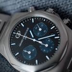 Girard-Perregaux Laureato 81020-11-631-11A (2022) - Black dial 43 mm Steel case (6/6)