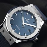 Hublot Classic Fusion Blue 542.NX.7170.RX (2025) - Blauw wijzerplaat 42mm Titanium (3/7)