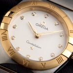 Omega Constellation Quartz 131.20.28.60.52.001 (2024) - Zilver wijzerplaat 28mm Staal (3/7)