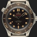 Omega Seamaster Diver 300 M 210.90.42.20.01.001 (2022) - Brown dial 42 mm Titanium case (2/8)