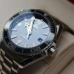 Omega Seamaster Planet Ocean 215.30.44.21.03.001 (2025) - Blue dial 44 mm Steel case (3/4)