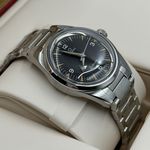 Omega Seamaster Railmaster 220.10.38.20.01.002 (2023) - Black dial 38 mm Steel case (8/8)