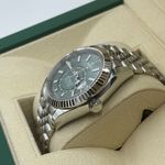 Rolex Sky-Dweller 336934 (2024) - Green dial 42 mm Gold/Steel case (6/8)