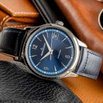 Jaeger-LeCoultre Master Control Date Q4018480 (Unknown (random serial)) - Blue dial 40 mm Steel case (2/8)