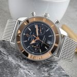Breitling Superocean Heritage Chronograph U23370 (2012) - Black dial 44 mm Gold/Steel case (2/8)