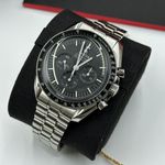 Omega Speedmaster Professional Moonwatch 310.30.42.50.01.001 (2024) - Black dial 42 mm Steel case (7/8)