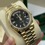 Rolex Day-Date 40 228238 (Unknown (random serial)) - Black dial 40 mm Yellow Gold case (8/8)