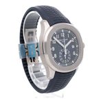 Patek Philippe Aquanaut 5968G-001 (2025) - Blue dial 42 mm White Gold case (7/7)