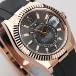Rolex Sky-Dweller 326235 (2022) - 42mm Roségoud (3/8)