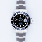 Rolex Submariner Date 16610 (1996) - Black dial 40 mm Steel case (3/8)