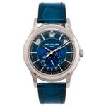 Patek Philippe Annual Calendar 5205G-013 (2019) - Blauw wijzerplaat 40mm Witgoud (1/7)