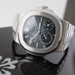 Patek Philippe Nautilus 5712/1A-001 (2011) - Blue dial 40 mm Steel case (6/8)